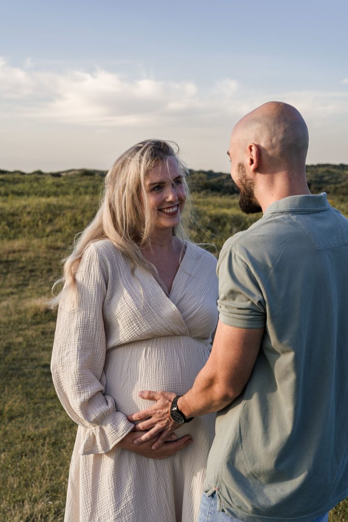 Zwangerschaps fotograaf Alphen aan den Rijn - fotoshoot Noordwijk, Zuid-Holland