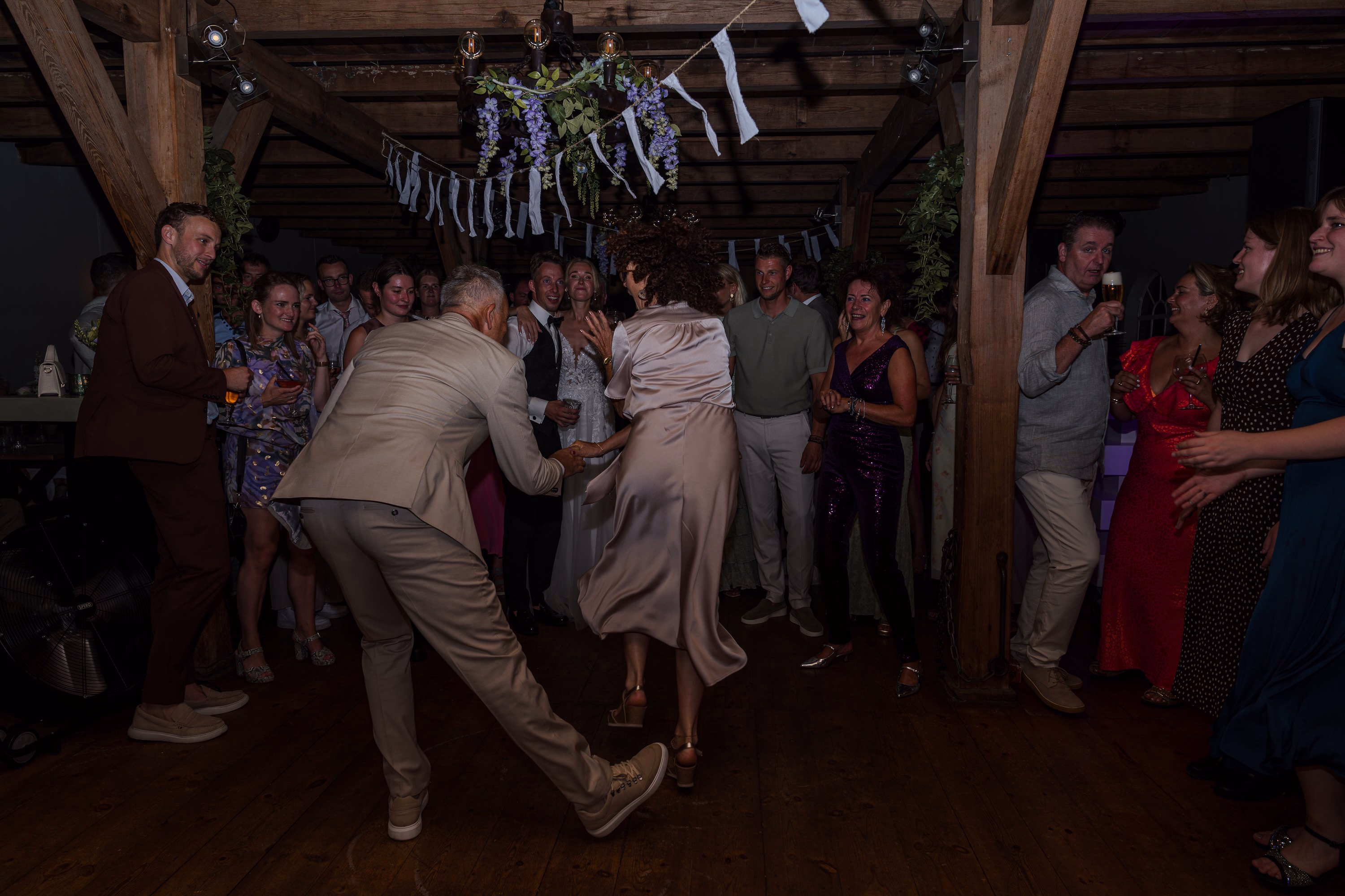 Evenementfotografie Zuid-Holland - Dansende gasten op een feest